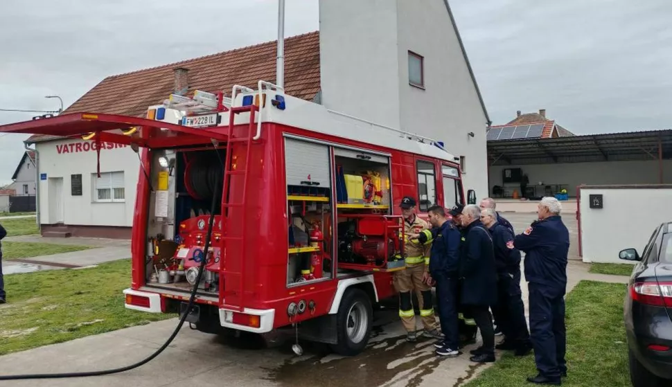 DVD Svinjarevci dobio donaciju, novo vozilo za potrebe rada