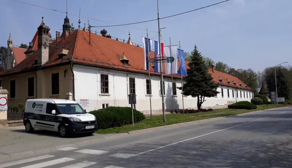 DONJI MIHOLJAC - Gradska uprava Donjeg Miholjca, ilustracija, arhiva. Snimila Snježana Fridl