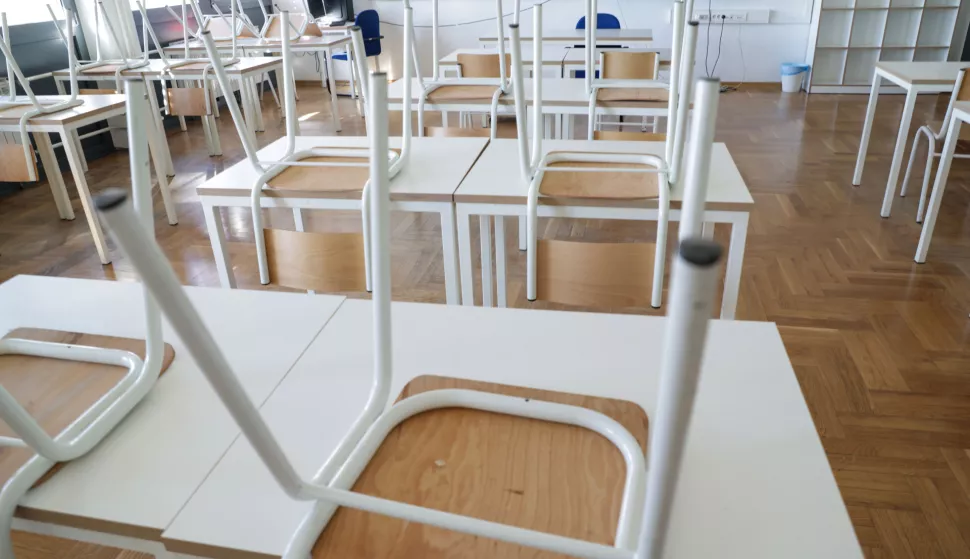 Zagreb, 19.03.2025.- Jednodnevni štrajk upozorenja kojeg organiziraju tri sindikata u obrazovanju - Nezavisni sindikati znanosti i visokog obrazovanja, Školski sindikat Preporod i Nezavisni sindikat zaposlenih u srednjim školama. Na fotografiji Prehrambeno-tehnološka škola, profesori u štrajku.foto HINA/ Admir BULJUBAŠIĆ/ abu