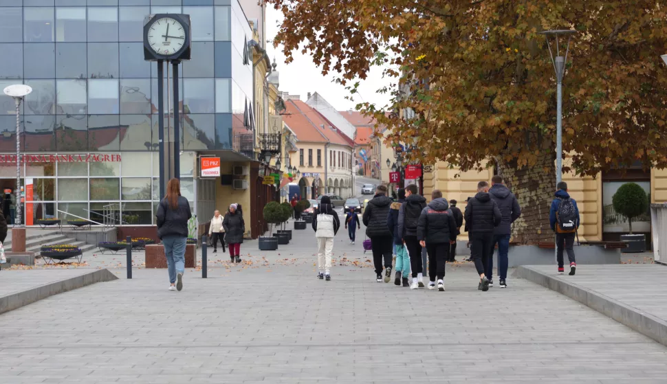Vukovar, 14. 11. 2024., Vukovar - reportaža, vodotoranj, pastoralni centar, imena poginulih ploča, hotel Dunav, centar grada, memorijalno grobljeSNIMIO BRUNO JOBST