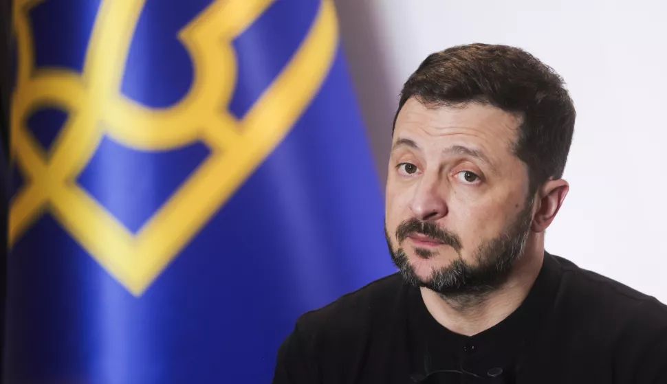 epa11992183 Ukrainian President Volodymyr Zelensky answers journalists' questions during a press conference at France Television headquarters in Paris, France, 27 March 2025. Ukrainian President Volodymyr Zelensky gives a press conference after participating in the 'Coalition of the Willing' summit on peace and security for Ukraine, hosted by French President Emmanuel Macron with European and international leaders at the Elysee Palace. EPA/TERESA SUAREZ