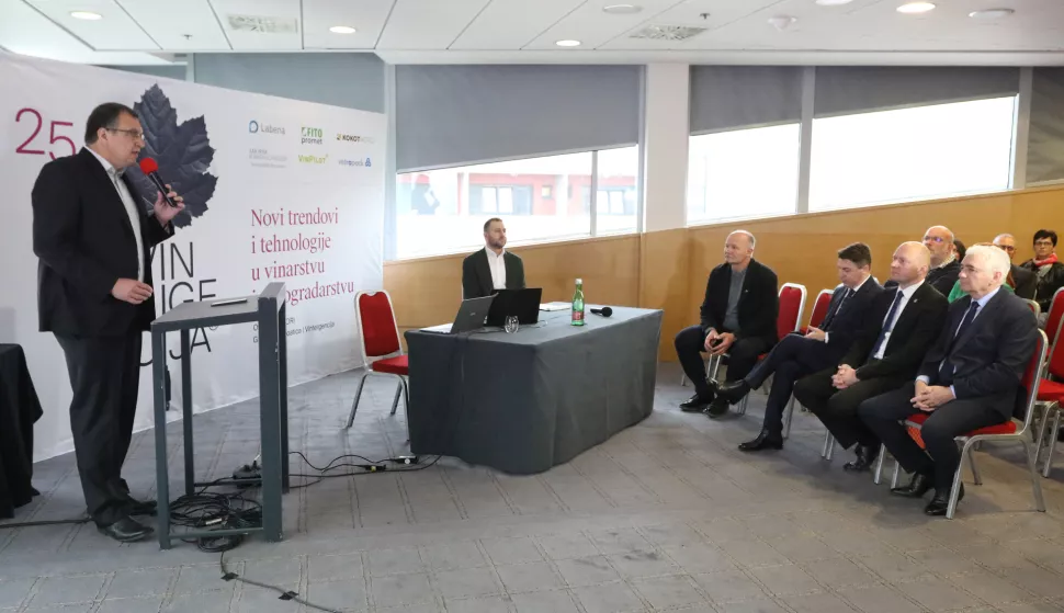 Osijek, 27. 03. 2025, Hotel Osijek. Vinteligencija - Novi trendovi u vinarstvu i vinogradarstvu.snimio GOJKO MITIĆ