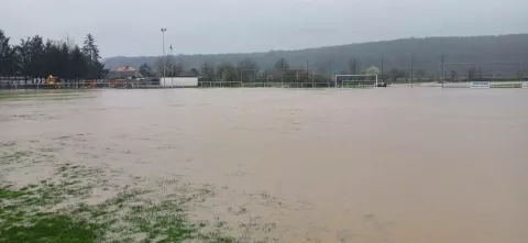 Poplavljeno igralište NK Motičina