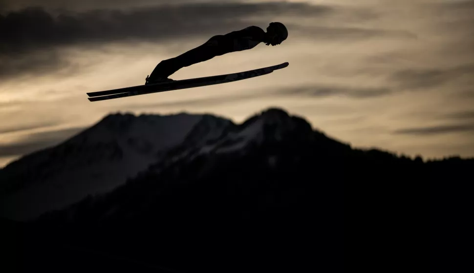 epa10380231 Halvor Egner Granerud of Norway in action during a trial round for the first stage of the 71st Four Hills Ski Jumping Tournament in Oberstdorf, Germany, 28 December 2022. EPA/CHRISTIAN BRUNA