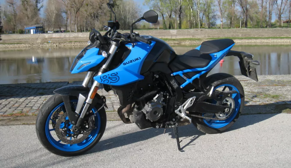Suzuki GSX-8S