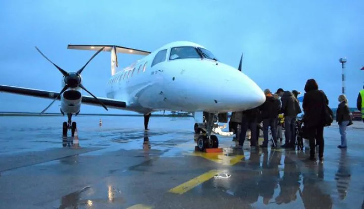 ?klisa, 30 rujan 2013, zračna luka, prvi let novouspostavljene zračne linije osijek-zagreb-osijek nakon 26 godina, prijevoznik trade air, zracnasnimio zdenko puić------2 st color ekonomija