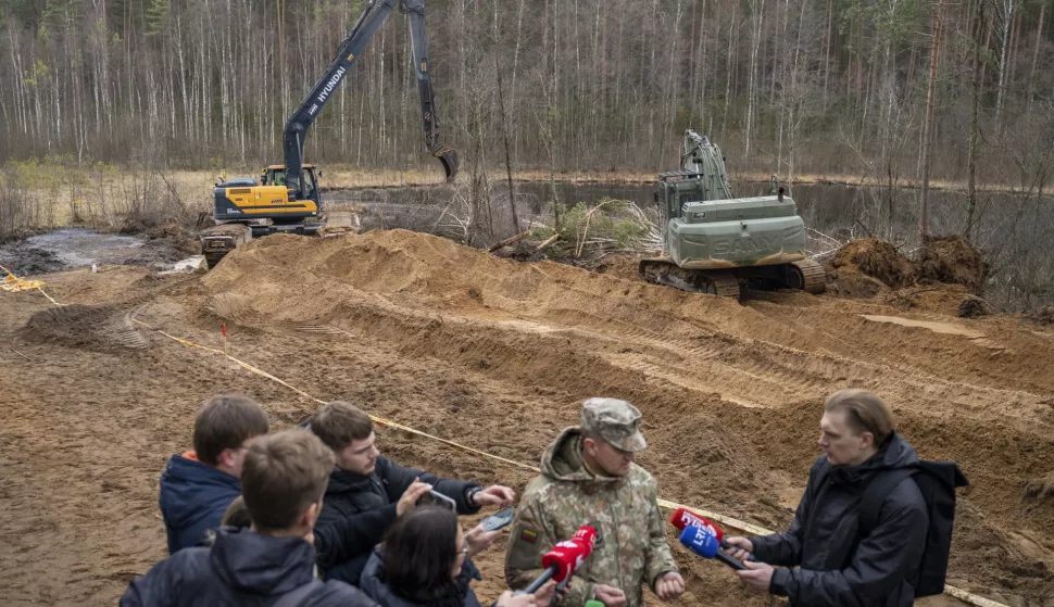 epa11994307 A handout photo made available by the Lithuanian Ministry of National Defense shows the rescue operations at the General Silvestras Zukauskas training ground as the search for four US soldiers continues, in Pabrade, Lithuania, 28 March 2025. Four US soldiers were reported missing in a training area near the city of Pabrade on 25 March, the Lithuanian Armed Forces said in a statement. EPA/LUKAS KALVAITIS/LITHUANIAN MINISTRY OF NATIONAL DEFENCE/HANDOUT HANDOUT EDITORIAL USE ONLY/NO SALES