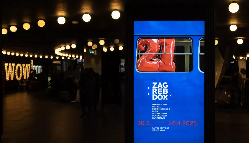 Zagreb, 31.03.2025. - Njemačko-Austrijskim filmom Noć kojota nastavljen je drugi dan 21. ZagrebDoxa. Film nas stavlja u ulogu ilegalnih migranata kojom stanovnici malog autohtonog sela pokušavaju privući turiste ne bi li spasili selo od izumiranja.foto HINA/ Edvard ŠUŠAK/ es