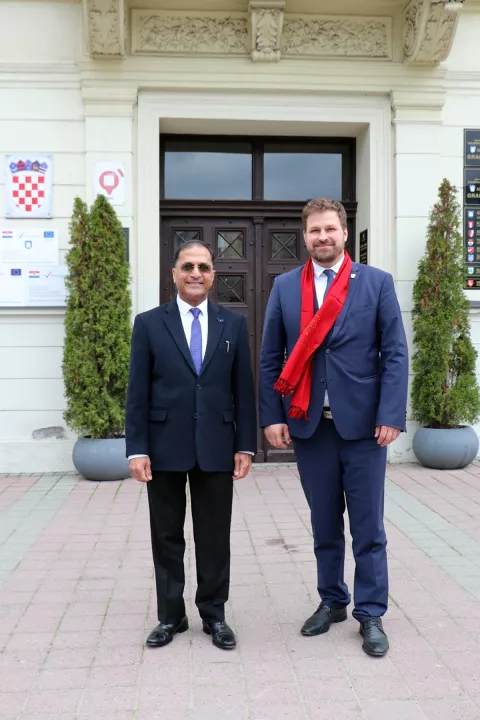 ĐAKOVOĐakovo je u utorak posjetio novi veleposlanik Indije u RH, NJ. E. Arun Goel,1. travnja 2025.