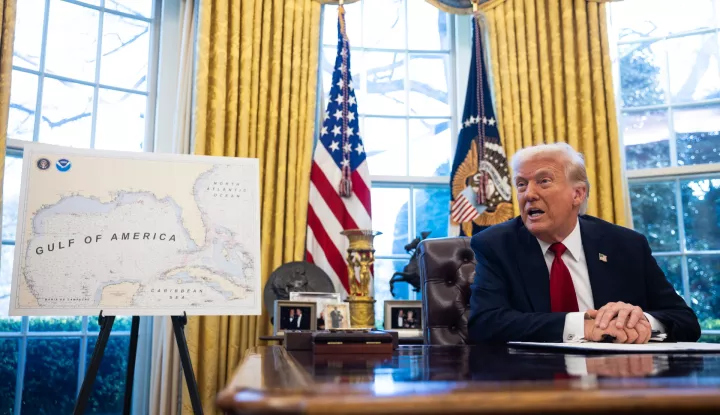 epa11990669 US President Donald Trump delivers remarks on auto tariffs and other topics in the Oval Office at the White House, in Washington, DC, USA, 26 March 2025. EPA/FRANCIS CHUNG/POOL