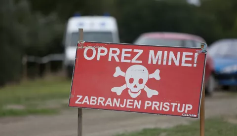 Osijek, Hrvatska, 30.09.2015. Predstavljanje projekta Naturavita vrijednog 40 milijuna eura, aktivnosti projekta razminiranja inundacijskog pojasa rijeke Drave. Tomislav Ban, pomoćnik ravnatelja sektora za operatinvo razminiranje, HCR. Photo: Davor Kibel/Glas Slavonije/Pixsell