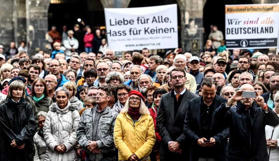 epa06992757 People attend a demonstration called 'Chemnitz citizens set a democratic signal against violence and xenophobia', in Chemnitz, Germany, 02 September 2018. Organizations of civil society and right-wing groups made several violent demonstrations in past week after two refugees from Syria and Iraq were arrested on suspicion of stabbing a 35-year-old man in what police described as a 'scuffle between members of different nationalities' at a city festival in the East German city Chemnitz. EPA/FILIP SINGER
