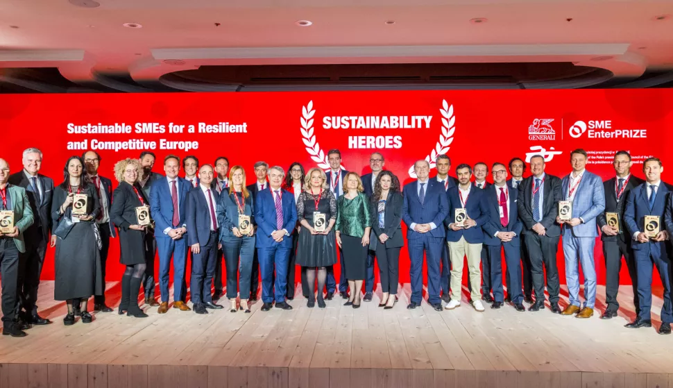 Generali je organizirao završni događaj četvrtog izdanja SME EnterPRIZE, vodeće inicijative Grupacije za promicanje održivosti među europskim malim i srednjim poduzećima (MSP) i podršku u integraciji održivih praksi u njihovo poslovanje. Ovo je također bila prilika za proslavu 10 "Heroja održivosti" odabranih među više od 8.900 MSP-ova diljem Europe i za predstavljanje novog izdanja Bijele knjige, razvijene u suradnji sa SDA Bocconi – School of Management Sustainability Lab.