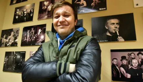 mozaik...vinkovci...28.12.2016.vanilla club; 9. rock marinfest 2016, rock festival za bubamaru; nastupili jale, masna mrlja, bruno & +40, the karambol, septica, m.o.r.t., edo maajka (na fotki) i brkovifoto Gordan Panić------MOZAIK, 5 stupca