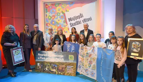 VINOGRADCIPodručna &scaron;kola Vinogradci, koja je dio O&Scaron; "Ivan Kukuljević" u Beli&scaron;ću, za svoj je &scaron;kolski vrt osvojila 1. mjesto u kategoriji tradicijskog uzgoja bilja, nagradu Ministarstva poljoprivrede u projektu Hrvatske radio-televizije "Najljep&scaron;i &scaron;kolski vrtovi za 2024. godinu". OŽUJAK 2025.