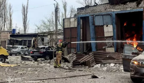 epa12005547 A handout photo released by the press service of the State Emergency Service (SES) of Ukraine shows Ukrainian rescuers working at the site of a rocket strike in Kryvyi Rih, central Ukraine, 02 April 2025, amid the Russian invasion. At least four people have been killed and 14 others injured after Russian shelling hit Kryvyi Rih, the Dnipropetrovsk Regional Military Administration reported. EPA/STATE EMERGENCY SERVICE OF UKRAINE HANDOUT -- BEST QUALITY AVAILABLE -- MANDATORY CREDIT: STATE EMERGENCY SERVICE OF UKRAINE -- HANDOUT EDITORIAL USE ONLY/NO SALES