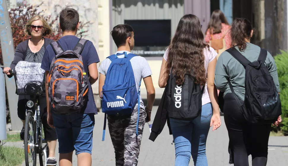 OSIJEK, 09. 09. 2020, PROLAZ VANJE RADAUŠA. UČENICI, ŠKOLSKE TORBE, ŠKOLSKA GODINA JE POČELA. SLOBODNJAK.snimio GOJKO MITIĆ