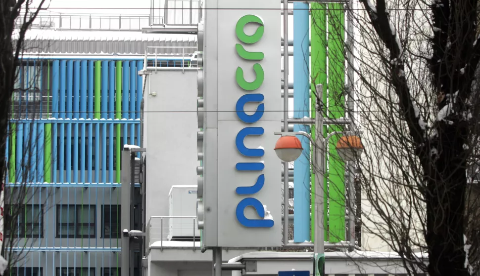 Zagreb, 26.03.2013 - Predsjednik Uprave Plinacro-a Mladen Antunović podnio je danas ostavku zbog nefunkcioniranja Uprave, loe percepcije tvrtke u javnosti i tereta koji predstavlja vladajućoj koaliciji i Hrvatskoj narodnoj stranici (HNS). Na slici sjedite Plinacra u Savskoj ulici u Zagrebu.foto FaH/ Denis CERIĆ /dc