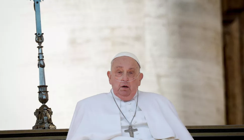 epa12013303 Pope Francis attends the Mass for the Jubilee of the Sick and Health Care Workers in Saint Peter's Square at Vatican City, 06 April 2025. EPA/GIUSEPPE LAMI