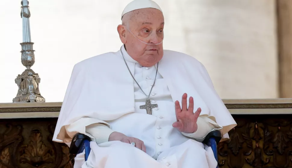 epa12013299 Pope Francis attends the Mass for the Jubilee of the Sick and Health Care Workers in Saint Peter's Square at Vatican City, 06 April 2025. EPA/GIUSEPPE LAMI