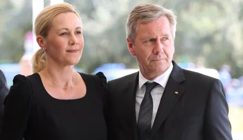epa07131653 (FILE) Former German President Christian Wulff and his wife Bettina Wulff arriving for the act of state for former German President Walter Scheel at the Philharmonie in Berlin, Germany, 07 September 2016 (reissued 30 October 2018. The couple have separated, their lawyer Christian Schertz announced 30 October 2018. EPA/WOLFGANG KUMM GERMANY OUT *** Local Caption *** 53005691