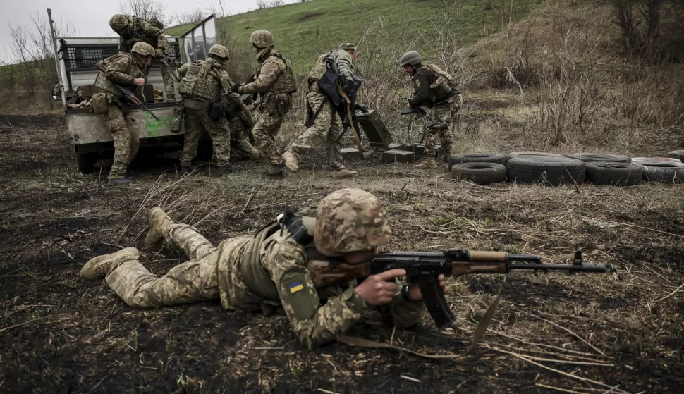 epa11999446 A handout picture made available by the press service of the 24th Mechanized Brigade of Ukrainian Armed Forces on 30 March 2025 shows servicemen of the 24th Mechanized Brigade named after King Danylo, improve their tactical skills on the training field at an undisclosed location in the east of Ukraine, 29 March 2025 amid the ongoing Russian invasion. Russian troops entered Ukrainian territory on 24 February 2022, starting a conflict that has provoked destruction and a humanitarian crisis. EPA/Press service of the 24 Mechanized brigade HANDOUT HANDOUT EDITORIAL USE ONLY/NO SALES