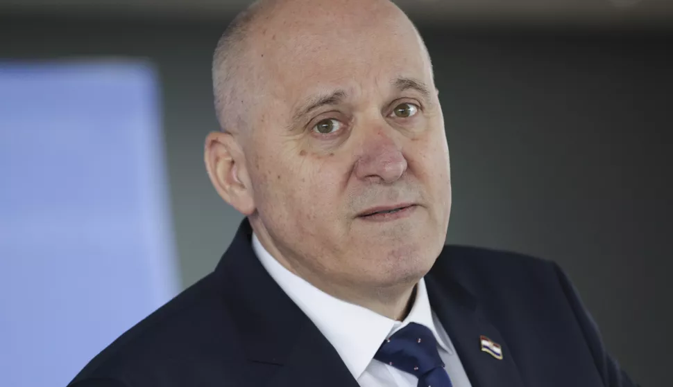 Zagreb, 03.04.2025. - Izjave za medije nakon sjednice Vlade. Na fotografiji potpredsjednik Vlade i ministar prostornoga uređenja, graditeljstva i državne imovine Branko Bačić. foto HINA/ Lana SLIVAR DOMINIĆ/ lsd