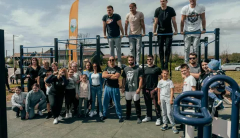 BANOVCIU Banovcima, mjestu s 400-tinjak stanovnika u Općini Nijemci, otvoren je street workout park, čiju je izgradnju inicirala Udruga žena Banovčanke.travanj 2025.