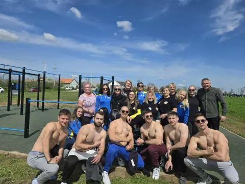 BANOVCIU Banovcima, mjestu s 400-tinjak stanovnika u Općini Nijemci, otvoren je street workout park, čiju je izgradnju inicirala Udruga žena Banovčanke.travanj 2025.