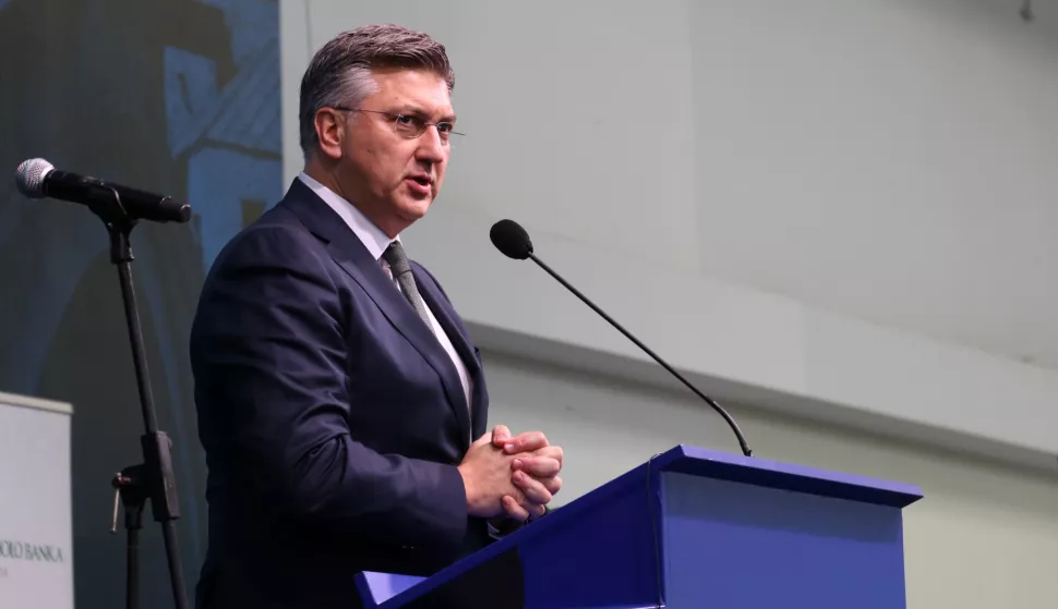 MOSTAR, 8. travnja 2025. (Hina) - Premijer Andrej Plenković osudio je u utorak u Mostaru secesionističke poteze koji bi vodili destabilizaciji Bosne i Hercegovine očito aludirajući na krizu u kojoj vlasti entiteta Republike Srpske negiraju institucije te zemlje.