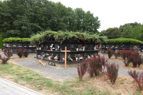 Osijek, 19. 08. 2024., Centralno groblje, kolumbarijSNIMIO BRUNO JOBST