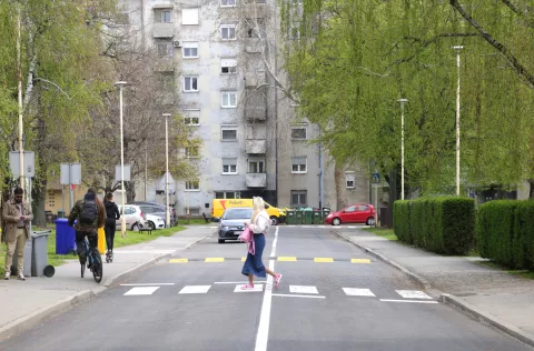 Osijek, 09. 04. 2025., Vijenac Ivana Meštrovića, završetak radova, Trpimirova - OŠ VIjenacSNIMIO BRUNO JOBST