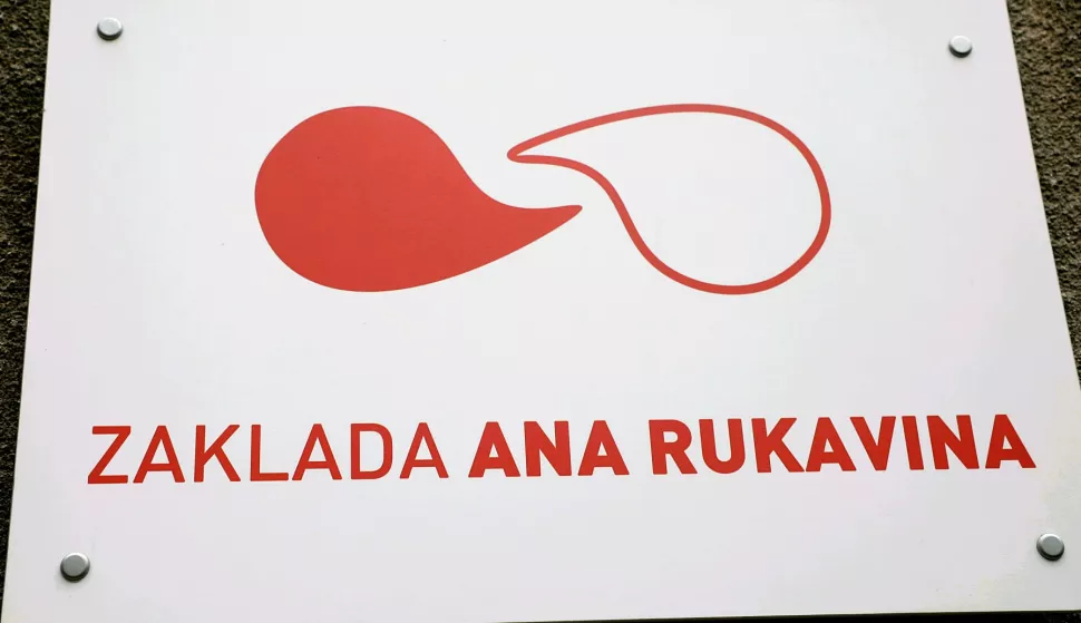Zagreb, 23.11.2018. - Dan otvorenih srca u povodu 12. obljetnice prerane smrti Ane Rukavine odrava se u prostorijama Zaklade Ana Rukavina gdje se građani mogu upisati u Hrvatski registar dobrovoljnih darivatelja krvotvornih matičnih stanica. Na fotografiji ploča s natpisom Zaklada Ana Rukavina. foto HINA/ Lana SLIVAR DOMINIĆ/ lsd