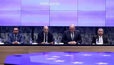 Zagreb, 10.04.2025 - Potpisivanje ugovora o dodjeli bespovratnih sredstava iz Nacionalnog plana oporavka i otpornosti za projekte "Optimizacija, digitalizacija i revitalizacija elektroenergetske infrastrukture s ciljem jačanja hrvatske prijenosne elektroenergetske mreže" i "Povećanje kapaciteta LNG terminala na otoku Krku". Na fotografiji Ivan Fugaš, Luka Balen, Ante Šušnjar, Igor Ivanković. foto HINA/ Daniel KASAP/ dk