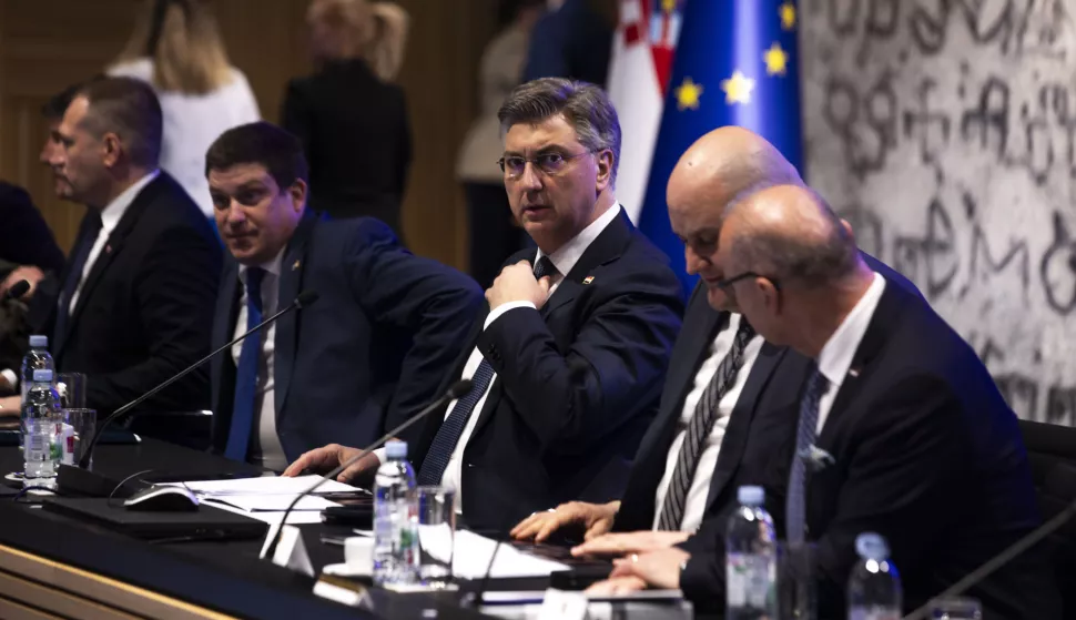 Zagreb, 10.04.2025 - Predsjednik Vlade Andrej Plenković održao je sastanak s hrvatskim izvoznicima na temu promjena carinskih propisa Sjedinjenih Američkih Država. Na fotografiji Andrej Plenković. foto HINA/ Daniel KASAP/ dk