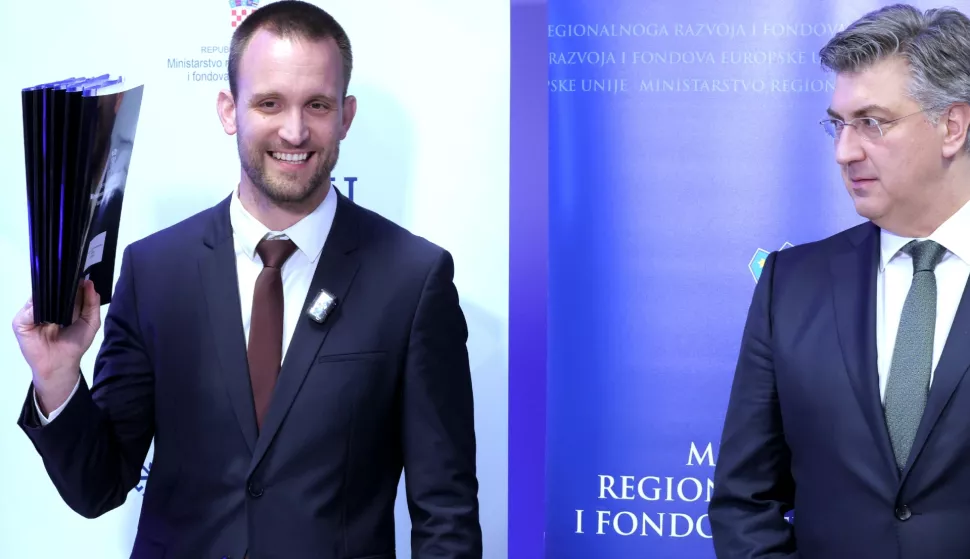 Velika Gorica,2.4.2025.- Premijer Andrej Plenković sudjelovao je na 1. sastanku Vijeća za urbani razvoj. Na slici Šime Erlić i Andrej Plenković.foto HINA/ Tomislav Pavlek/ tp