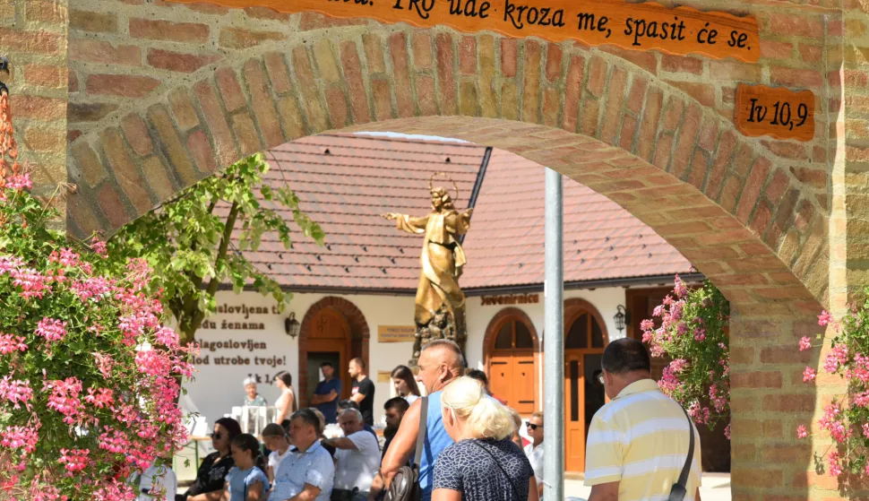 slavonija...sumanovci, gunja...15.08.2021.svetiste majke dobre nade, sumanovci; svetkovina velike gospe; misno slavlje predvodio svecenik ivan benakovic;foto Gordan Panić