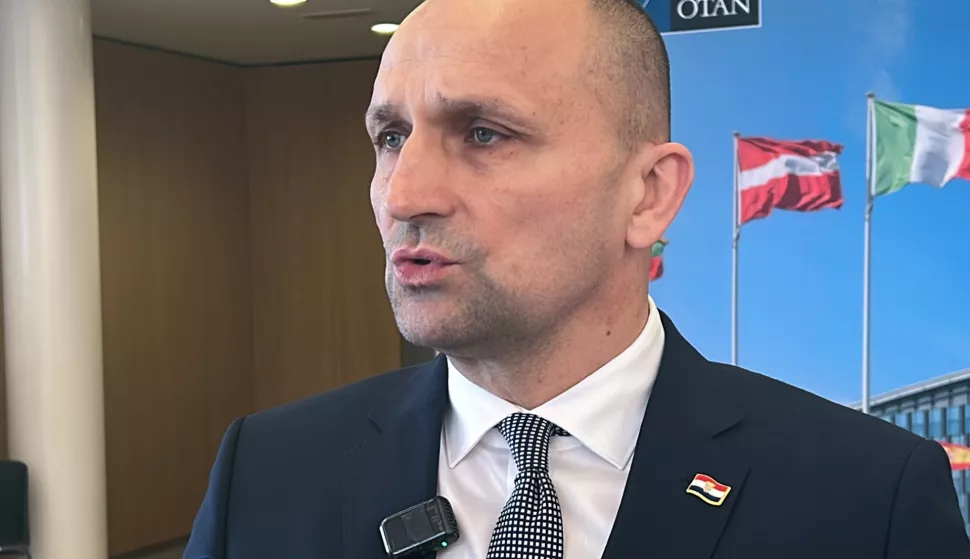 Bruxelles, 10.4.2025.- Hrvatska ?e i dalje pomagati Ukrajini, naro?ito u razminiranju ?to ?e biti ogroman posao, izjavio je u ?etvrtak ministar obrane Ivan Anu?i? nakon sastanka ministara obrane zemalja koje sudjeluju u tzv. koaliciji voljnih za pomo? Ukrajini. foto HINA/ Slavko VUKADIN/ ua