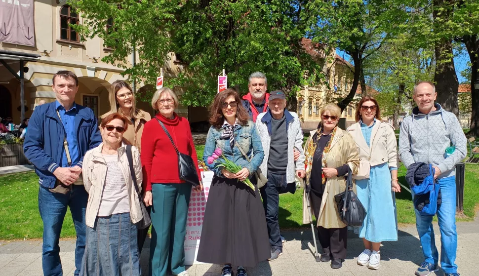 SDP Vinkovci darovao tulipane u sklopu humanitarne akcije Zaklade Ana Rukavina, travanj 2025.