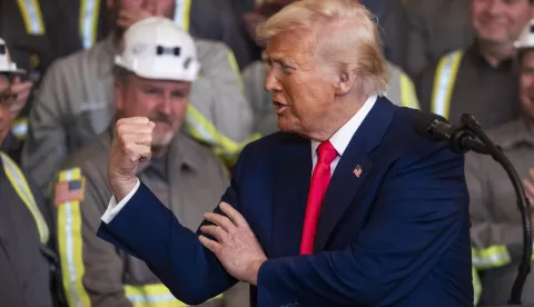 epa12019189 US President Donald Trump (C) gestures as he prepares to sign several executive orders to boost US coal production in the East Room of the White House in Washington, DC, USA, 08 April 2025. The regulations expedite coal leases on federal lands. EPA/JIM LO SCALZO