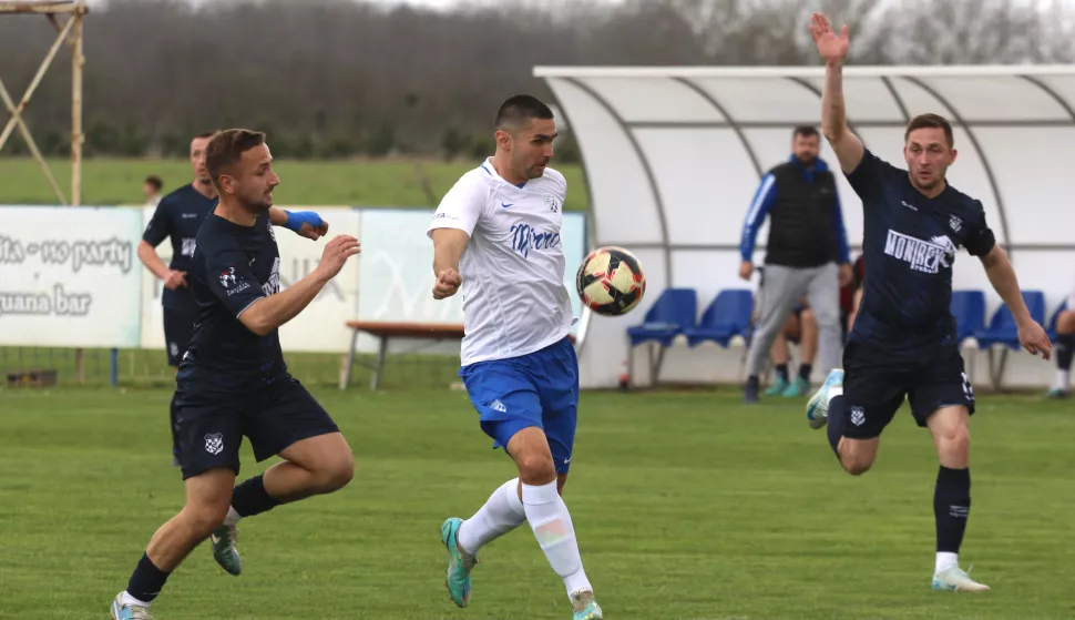 Livana, 23. 03. 2025, Igralište u Livani, nogomet, Tomislav - Šokadija (Strizivojna), Prva ŽNL Osječko - baranjska.snimio GOJKO MITIĆ