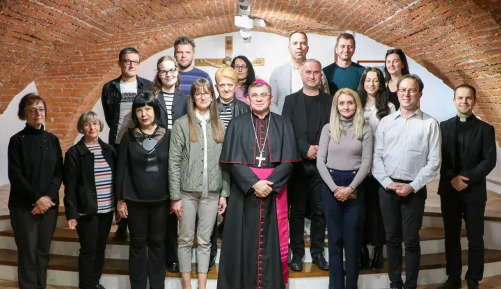 Požeški biskup Ivo Martinović susreo se s novinarima i predstavio uskrsnu poruku, travanj 2025
