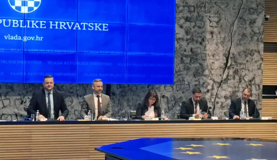 Zagreb, 14.4.2025.- 274. sjednica Gospodarsko-socijalnog vije?a (GSV) na kojoj je, izme?u ostaloga, predstavljeni Nacrti prijedloga Zakona o pravnim osobama u vlasni?tvu Republike Hrvatske i Zakona o Centru za restrukturiranje i prodaju. foto HINA/ Zvonimir KUHRI?/ ua