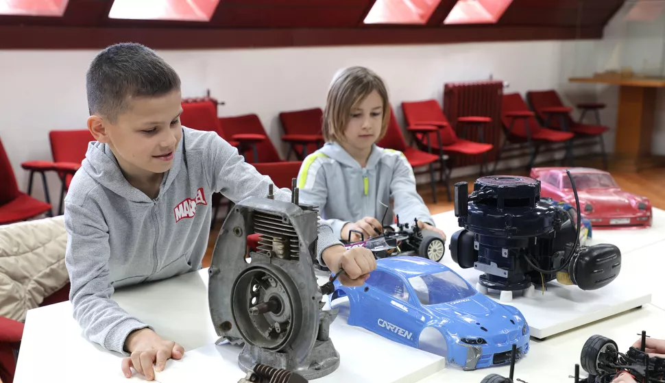 Osijek, 03. 04. 2024., Dom tehnike, Proljece u Domu tehnike, radionice, automobiliSNIMIO BRUNO JOBST