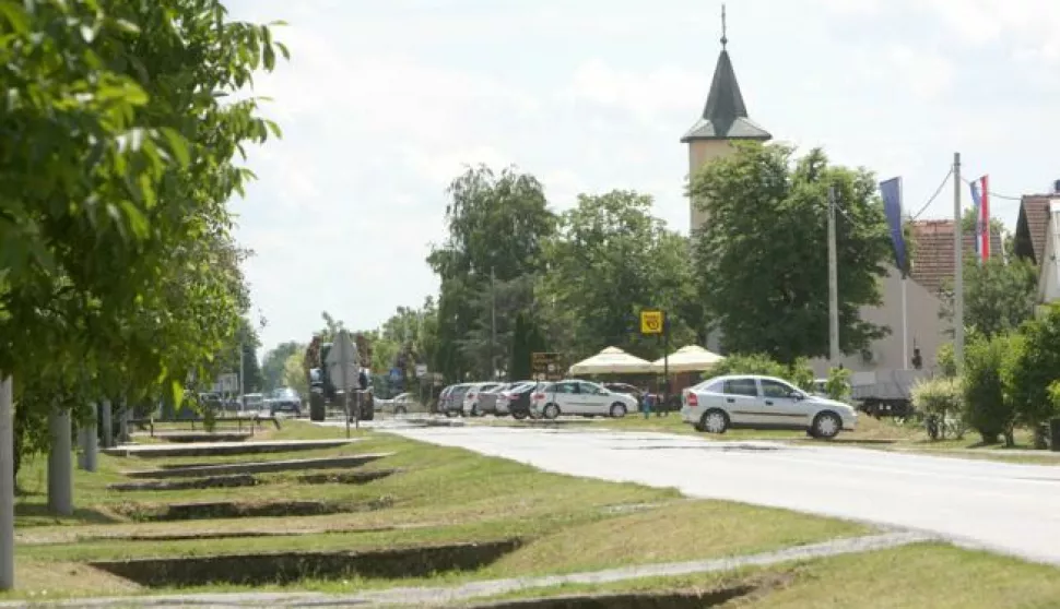 ?18.05.2018., Vladislavci - Detalji iz mjesta Vladislavci - Foto: Zeljko Sepic/Glas Slavonije------5 KOLOR OSIJEK
