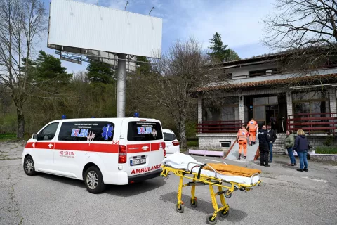 RUPA, 16. 04. 2025. - Rupa, dom za starije i nemoćne Eddy, Vlasnici otišli i napustili korisnike, umirovljenici, stariji ljudi, zbrinjavanje SNIMIO: VEDRAN KARUZA 