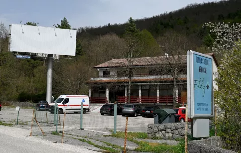 RUPA, 16. 04. 2025. - Rupa, dom za starije i nemoćne Eddy, Vlasnici otišli i napustili korisnike, umirovljenici, stariji ljudi, zbrinjavanje SNIMIO: VEDRAN KARUZA 