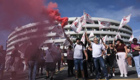 epa12036720 Hotel and hospitality workers protest outside a hotel amid a strike on Maundy Thursday, a bank holiday in Spain, in the town of Adeje, in Tenerife, Canary Islands, Spain, 17 April 2025. Workers called a strike during Holy Week holidays to demand better working conditions. EPA/Alberto Valdes