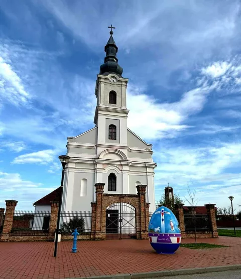 VINKOVCI - 	Vinkovački umjetnici, otac i sin Lončar, oslikavaju velike pisanicetravanj 2025.