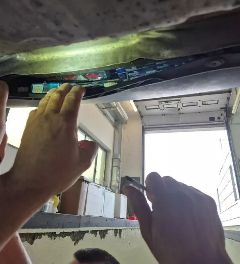 Šverc cigareta u automobilu